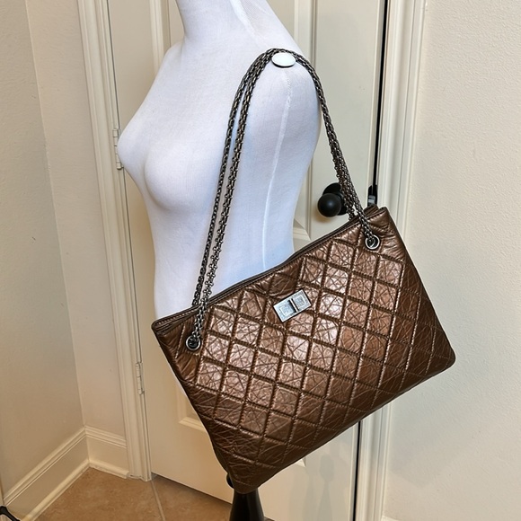 CHANEL Bronze Distressed Calfskin Bag - Picture 17 of 17